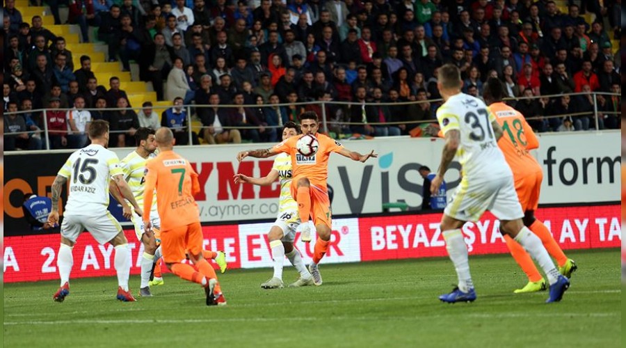 Fener'de k�t� gidi� s�r�yor: 1-0