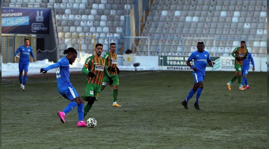 Alanyaspor'da kan kaybı sürüyor