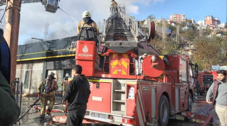 Alibeyköy oto sanayide yangın