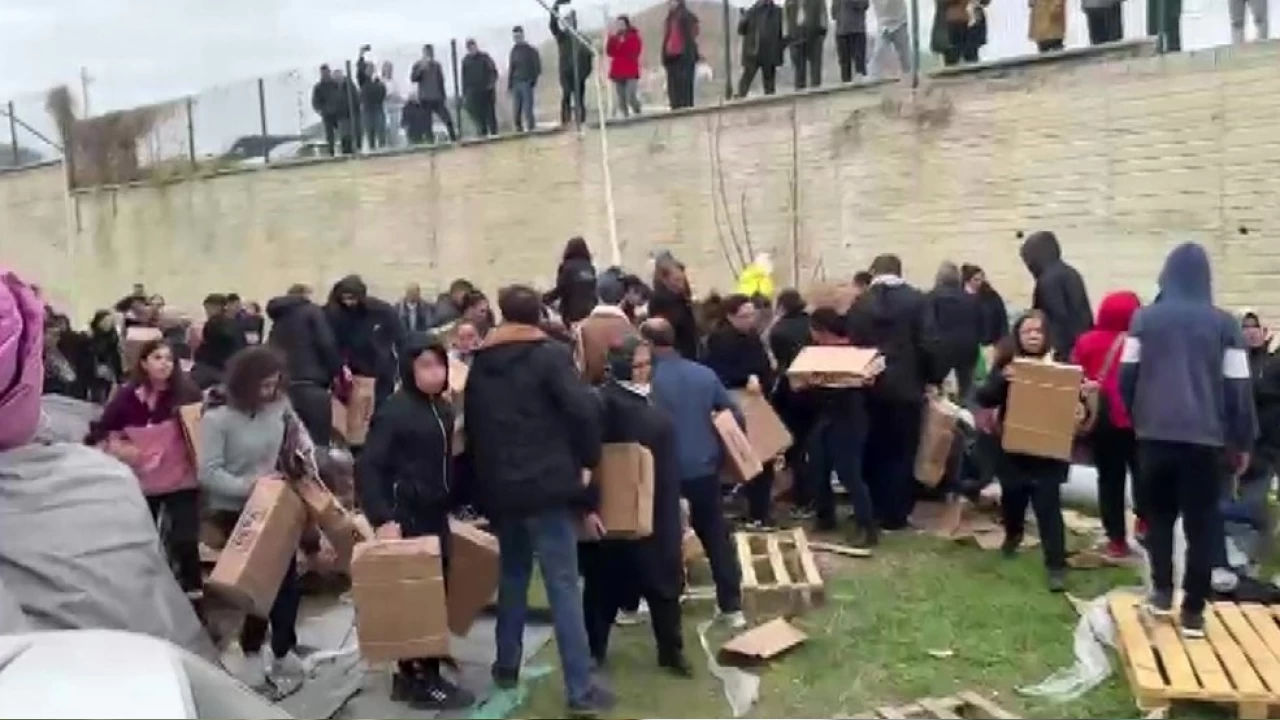Alışveriş festivalindeki kampanya yağmaya dönüştü