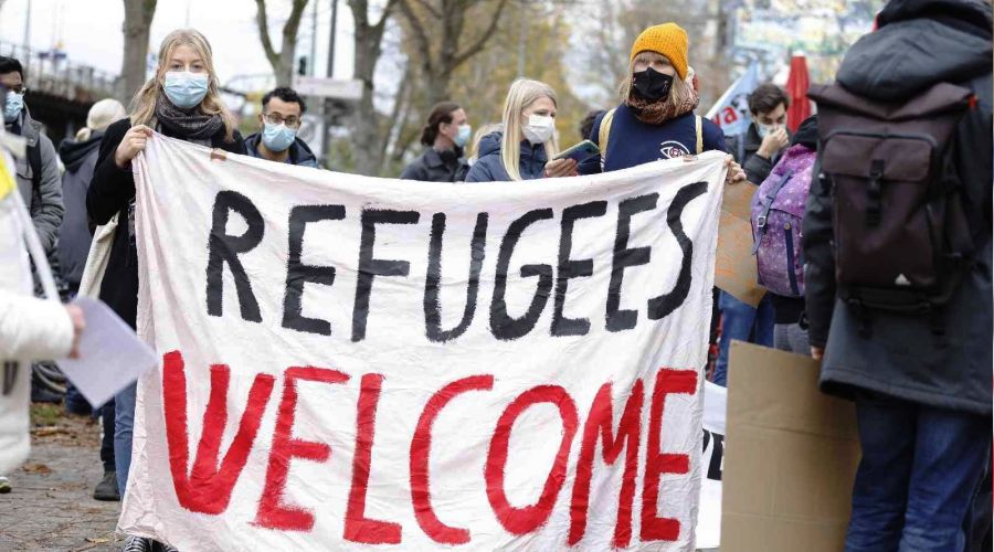 Almanya'da g��menler i�in destek g�sterisi d�zenlendi