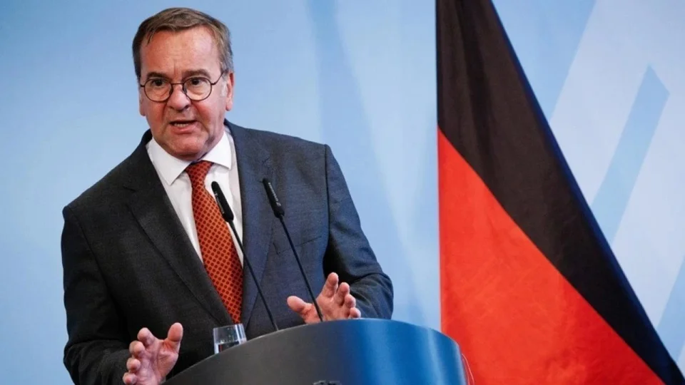 Almanya'da Savunma Bakan� Pistorius'tan, AfD'li aday�n eyalet meclisi ba�kan� se�ilmesine tepki
