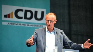 Almanya'daki seçimlerin galibi Merz, Sosyal Demokrat Parti ile hükümet kurmak istiyor
