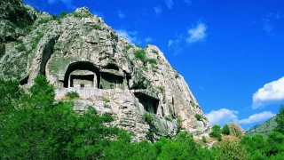 Amasya Kral Kaya Mezarlar: Tarihin sessiz tanklar