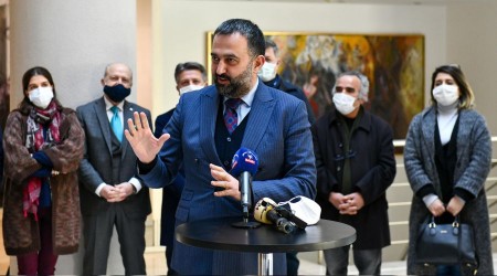 Ankara Bykehir Belediyesi sanatnn yannda