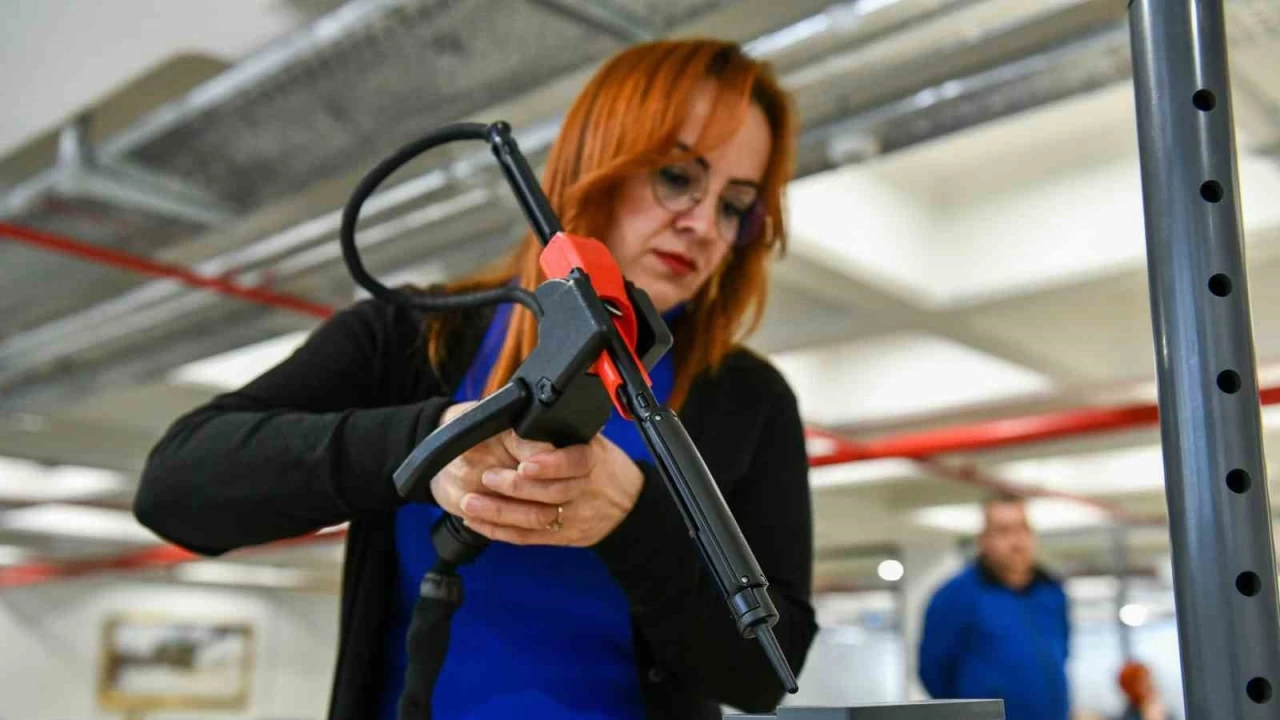 Ankara Büyükşehir'den 'Sanayide Neet Kadınlar Projesi'ne destek