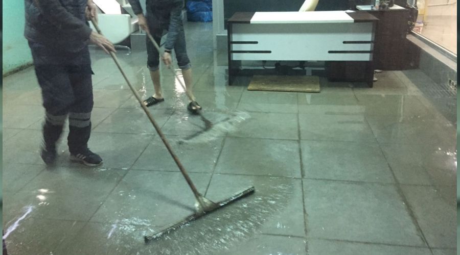Ankara'da otoparkı su bastı