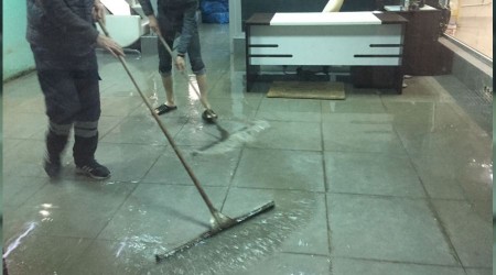 Ankara'da otoparkı su bastı