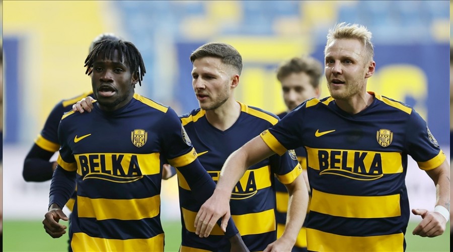 Ankaragücü umutlarını yeşertti
