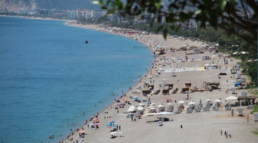 Antalya'da termometreler 39'u g�sterdi