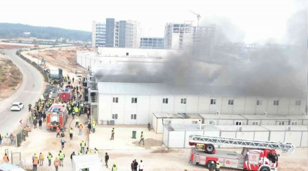 Antalya'da yapımı devam eden şehir hastanesinde yangın