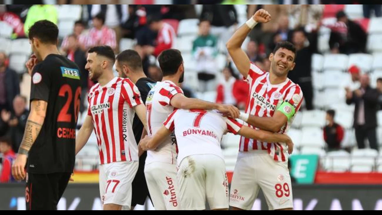 Antalyaspor Karagümürk'ü eli boş gönderdi