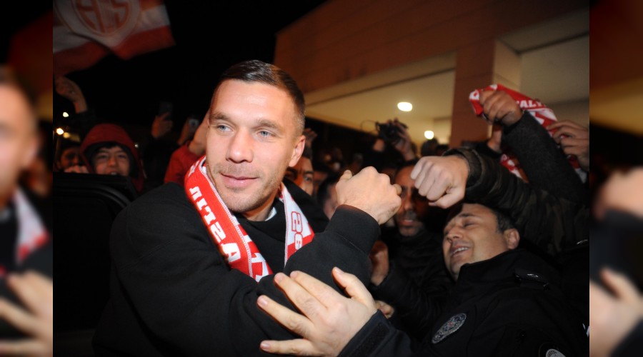 Antalyaspor, Podolski'yi aklad