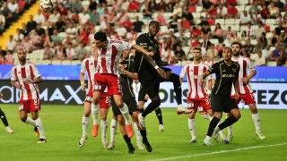 Antalyaspor uzatmalarda 3 puandan oldu