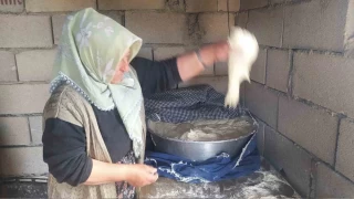 Asırlık tandır kültürüyle ekmek üretiyorlar