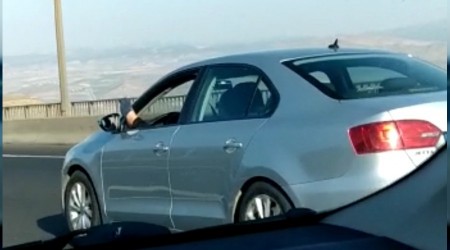Ayaklar dışarıda tehlikeli yolculuk