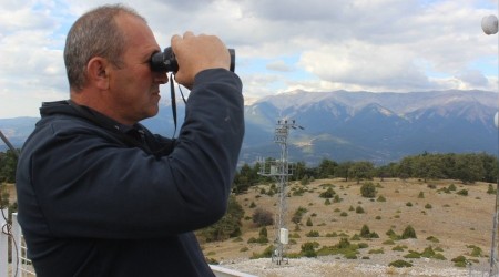 Aylardır 24 saat Uludağ'ı gözlüyor
