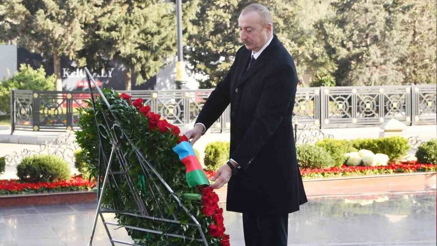 Azerbaycan'da Hocal Katliam'nn kurbanlar anld