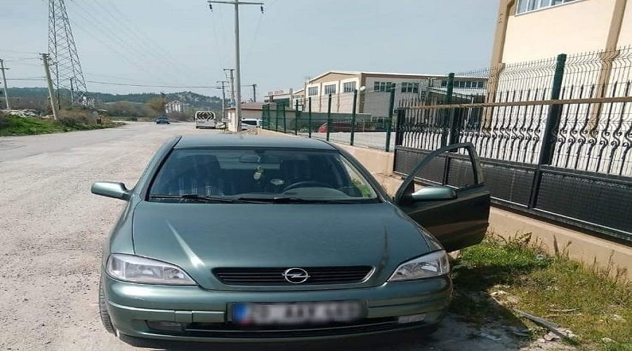 Babas�n�n motor ve arabas�n� �ald�