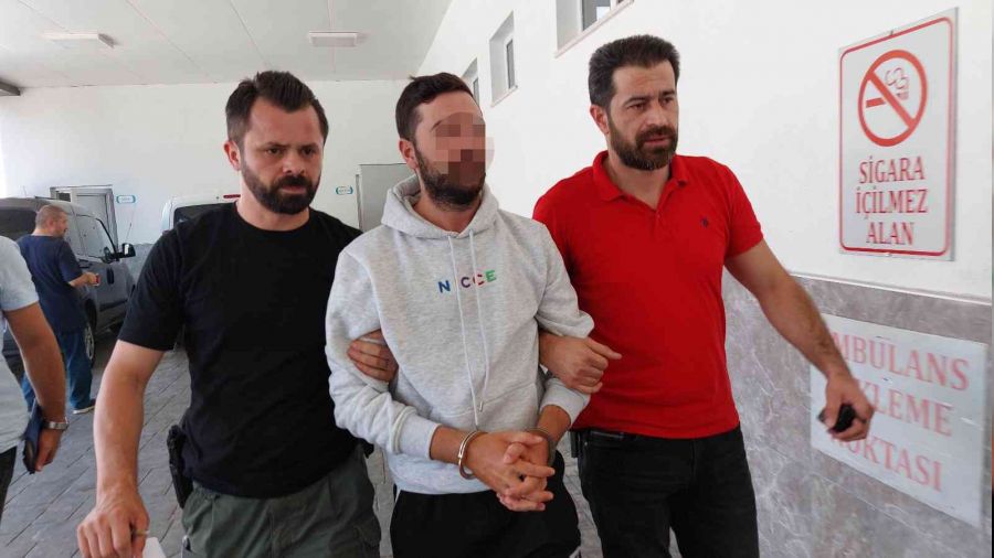 Babasyla tartan enitesini srtndan baklad