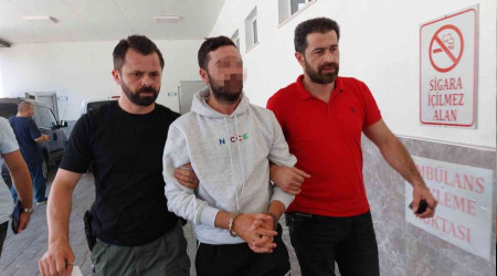 Babasyla tartan enitesini srtndan baklad