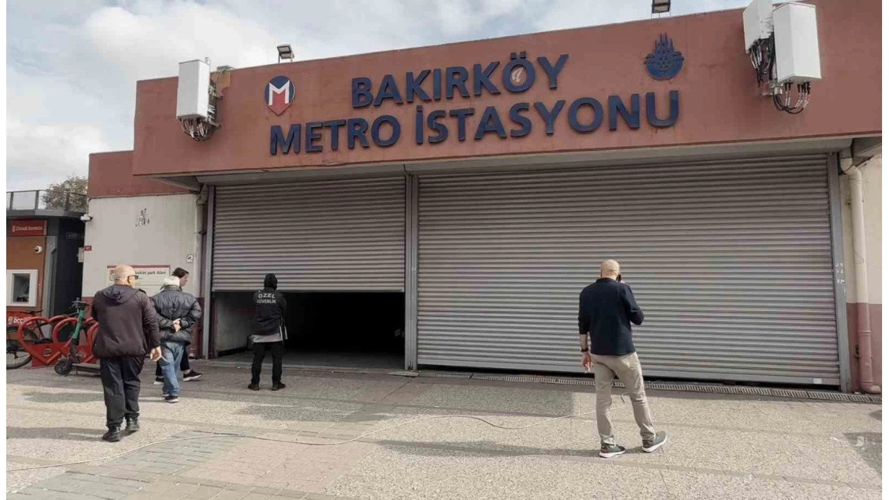 Bakırköy'de metro istasyonunda yolcu intihar etti
