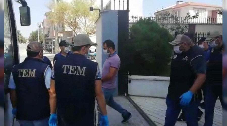 Balıkesir merkezli FETÖ operasyonunda 3 tutuklama