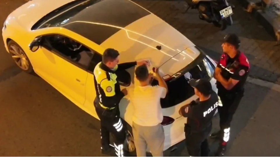 Ba�ak�ehir'de 43 araca 248 bin lira ceza g�r�lt� cezas�