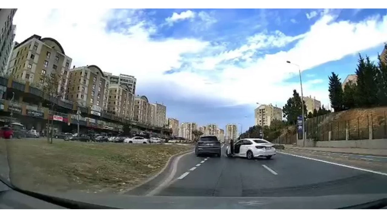 Ba�ak�ehir'de yol verme kavgas�