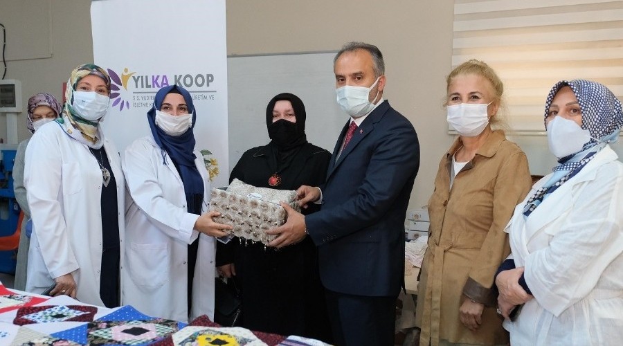 Ba�kan'dan �reten kad�nlara moral ziyareti