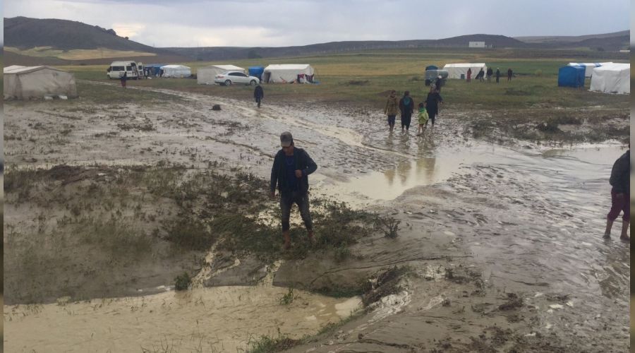 Başkent'te tarım işçilerinin çadırları selden zarar gördü