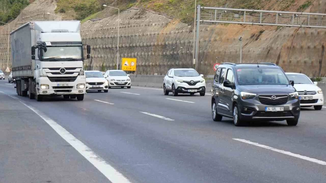Bayram dönüşünde Bolu'dan kamyon ve tırlara geçiş yasaklandı