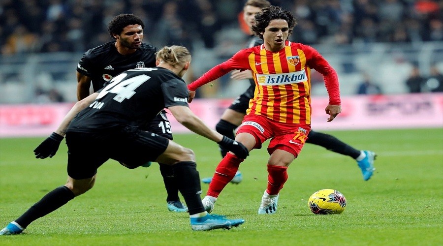 Be�ikta� gen� Emre�nin pe�inde