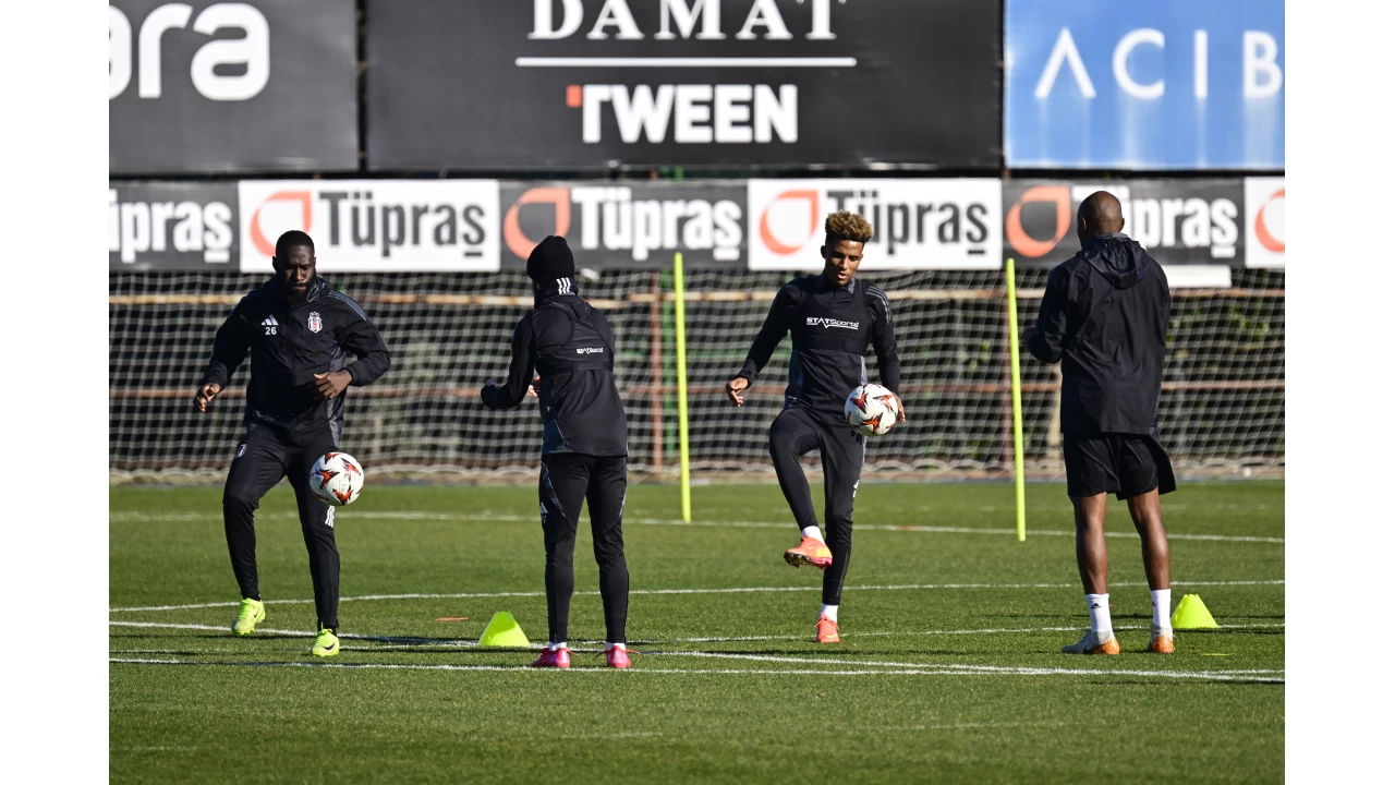 Beşiktaş kondisyon ve taktik çalıştı