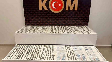 Bin 460 adet sikke ile polise yakalandılar 