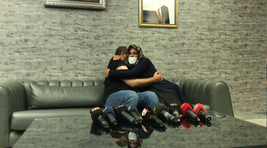  Bir aile daha evlad�na kavu�tu