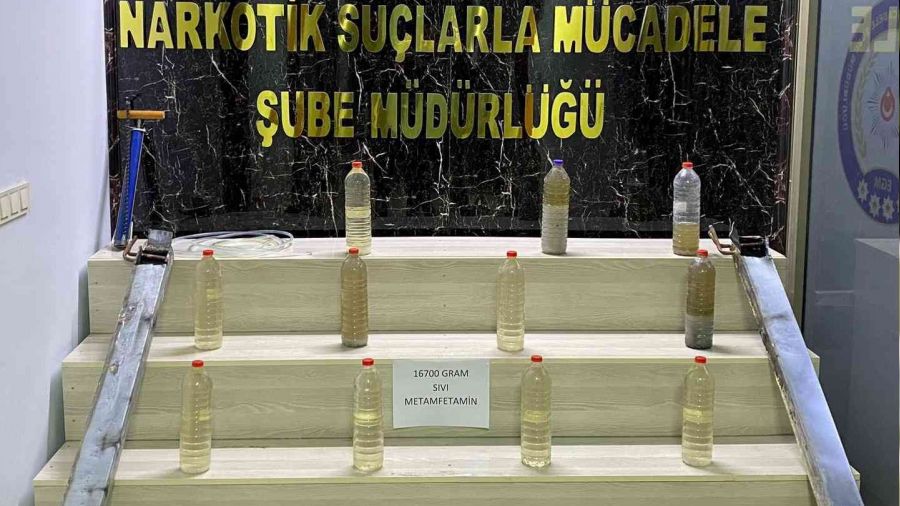 Bitlis'te 16 kilo 700 gram sıvı metamfetamin ele geçirildi