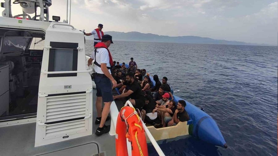 Bodrum'da 64 düzensiz göçmen karaya çıkarıldı