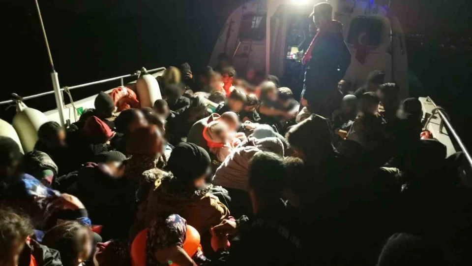 Bozcaada'da 69 kaçak göçmen yakalandı