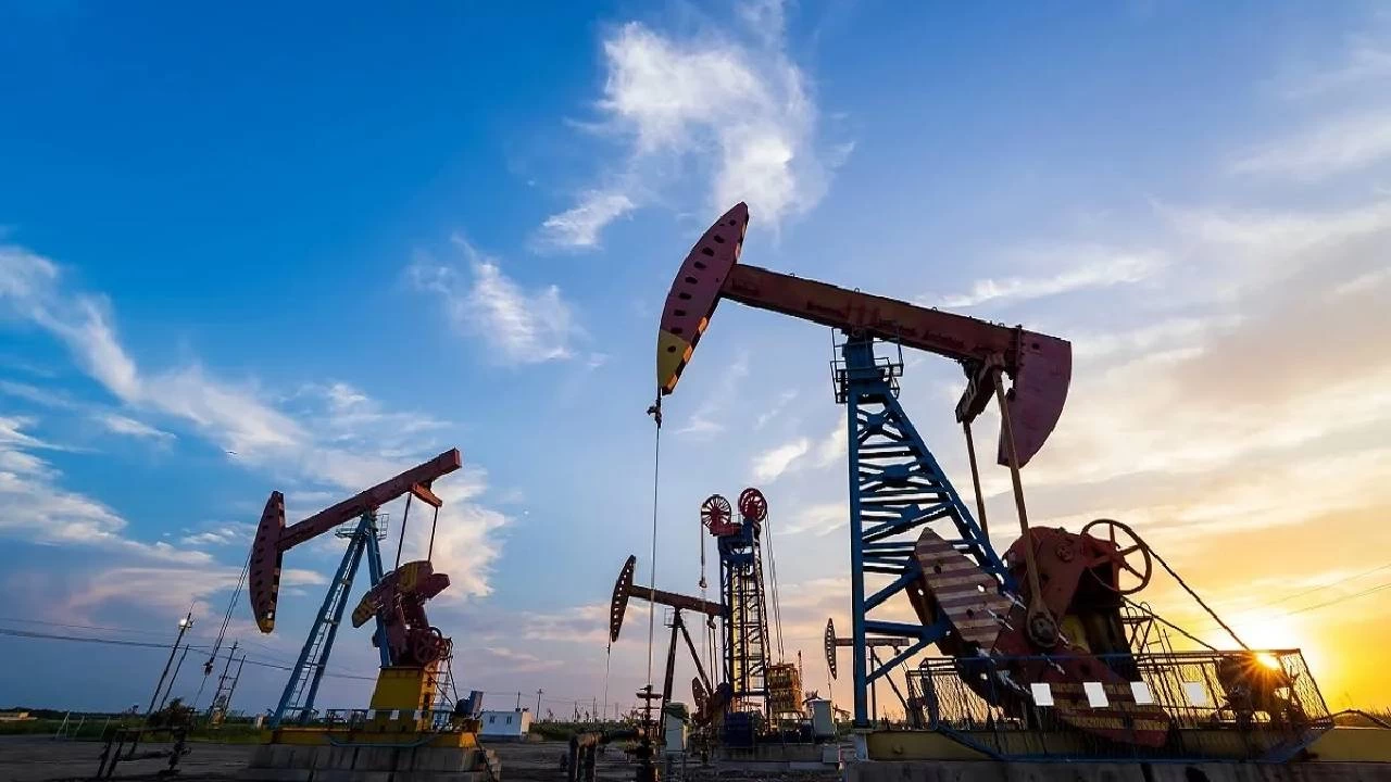 Brent petroln varil fiyat 81.17 dolar