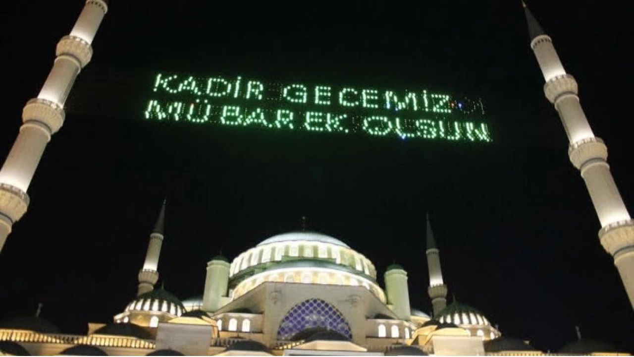 Bugün Kadir Gecesi: Bin aydan hayırlı seçilmiş gece