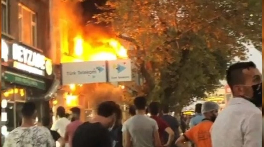 Bursa'da d�nerci d�kkan� alev alev yand�