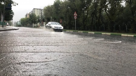 Bursa'da sel hayat fel etti
