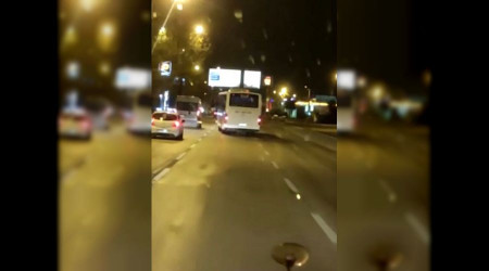 Bursa'da yan yan giden otobüs