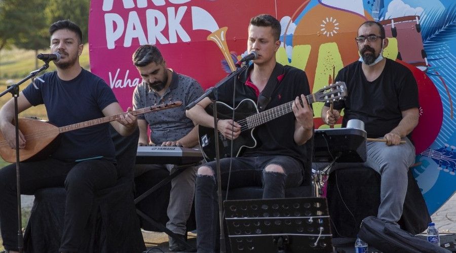 Büyükşehir Belediyesinin müzisyenlere desteği devam ediyor