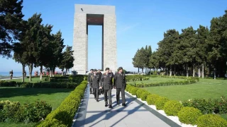 �anakkale Kara Sava�lar�'n�n 111. y�l d�n�m� etkinlikleri �ehitler Abidesi'nde t�renle ba�lad�