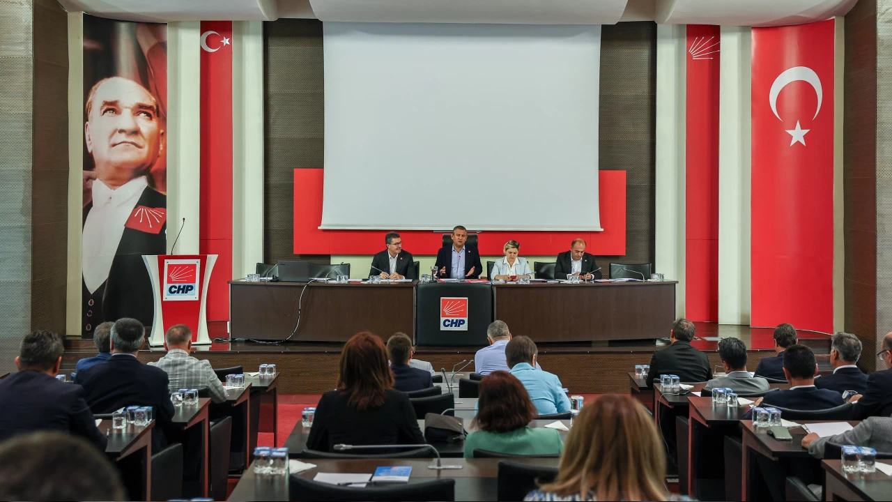 CHP Tüzük Kurultayı'nın 6-9 Eylül'de toplanması kararı alındı