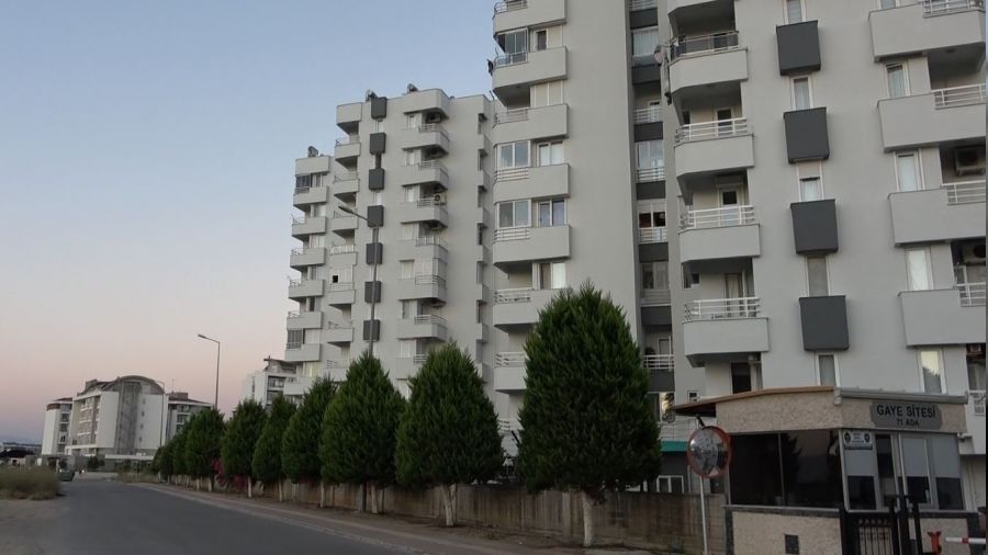 ��p evde kilitli bulunan �ocuk sosyal hizmetlere teslim edildi