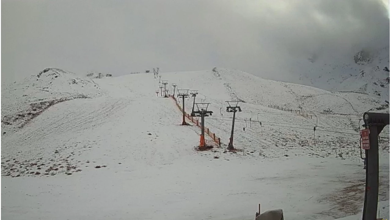 Davraz Kayak Merkezine mevsimin ilk kar dt