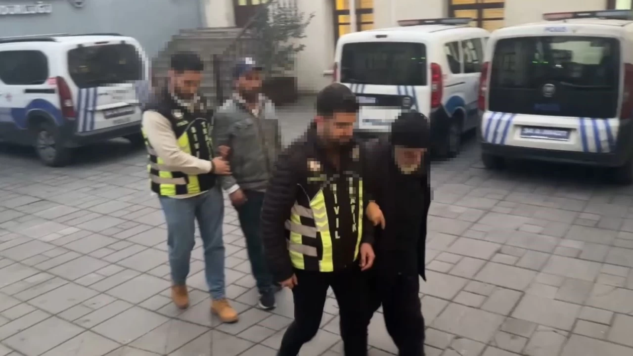 De�nek�i, polisten park �creti isteyince yakay� ele verdi